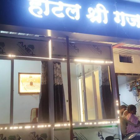 Shree Gajlaxmi Hotel Walking Distance From Mahakaleswar Ujjain Dış mekan fotoğraf