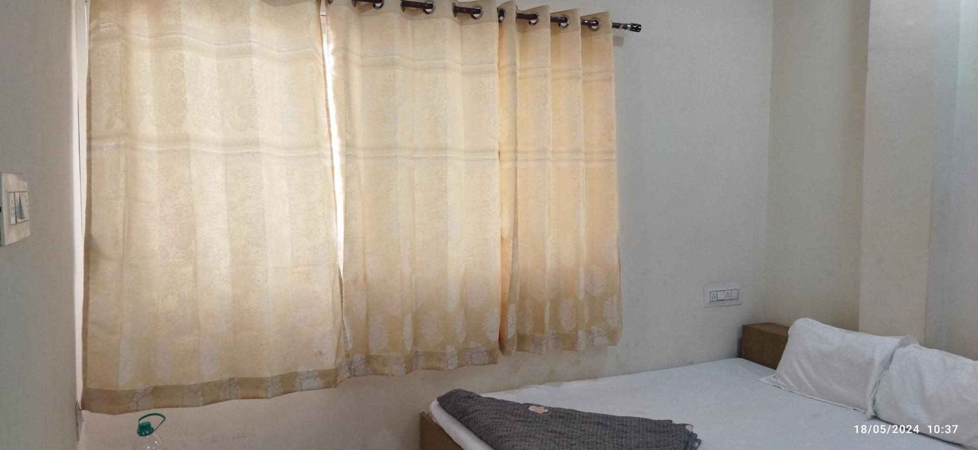 Shree Gajlaxmi Hotel Walking Distance From Mahakaleswar Ujjain Dış mekan fotoğraf
