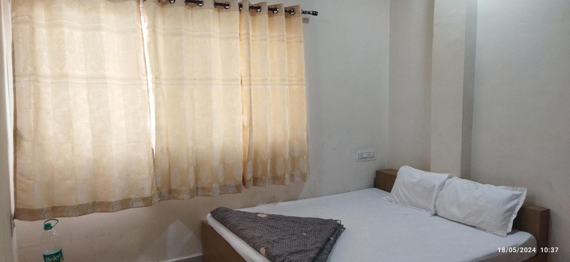 Shree Gajlaxmi Hotel Walking Distance From Mahakaleswar Ujjain Dış mekan fotoğraf